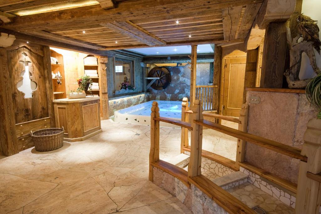 Wellness Hotel Dolomia Soraga Exterior photo